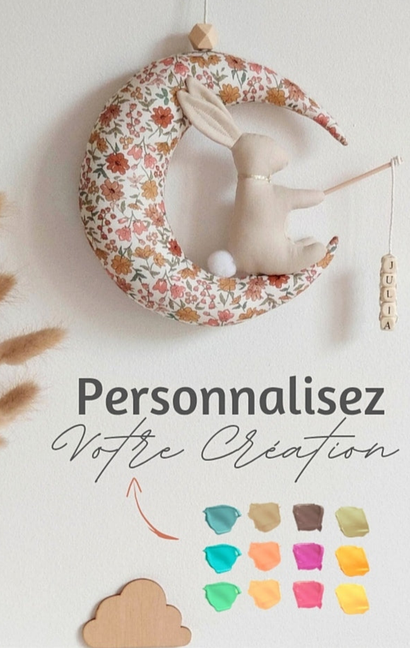 Lapin sur sa lune avec prénom - 100% Personnalisable
