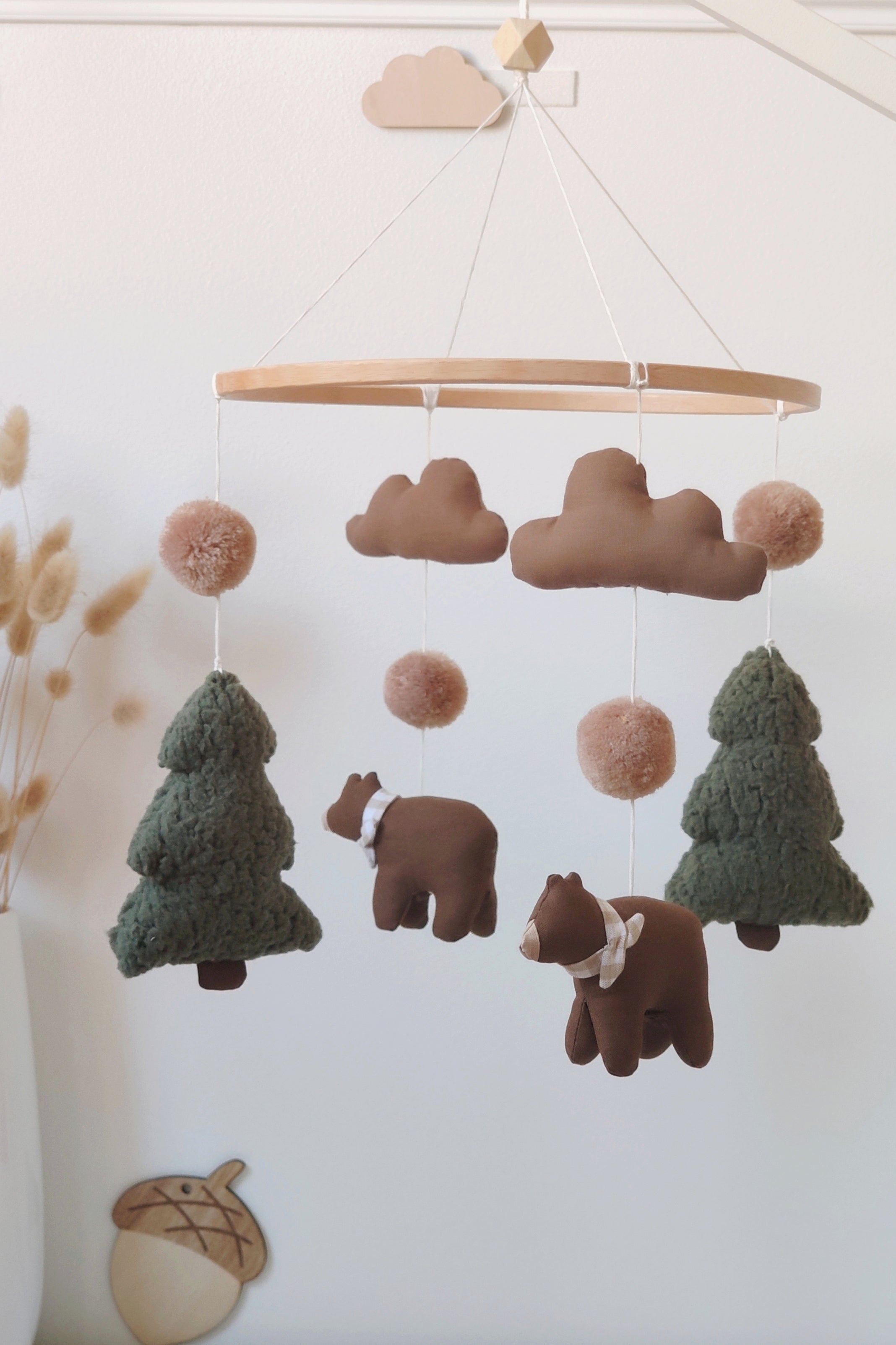 Mobile décoratif - Ours en forêt