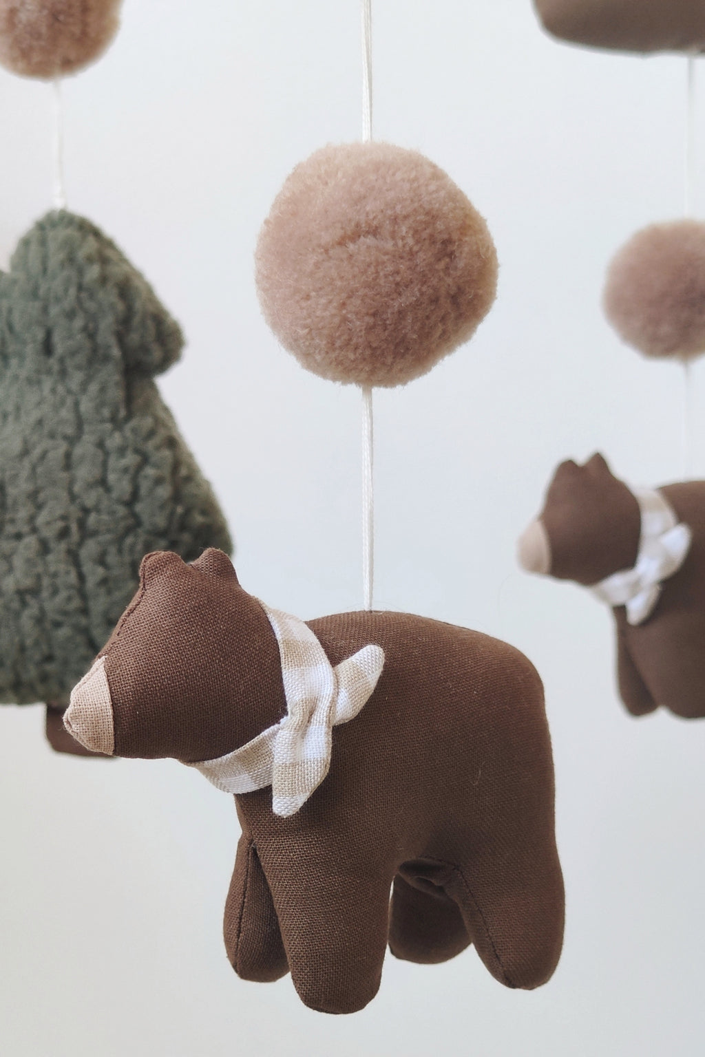 Mobile décoratif - Ours en forêt