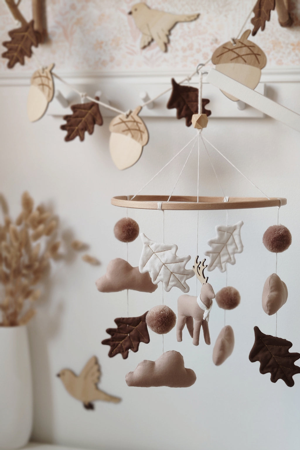 Mobile décoratif - Cerf & feuilles de chêne