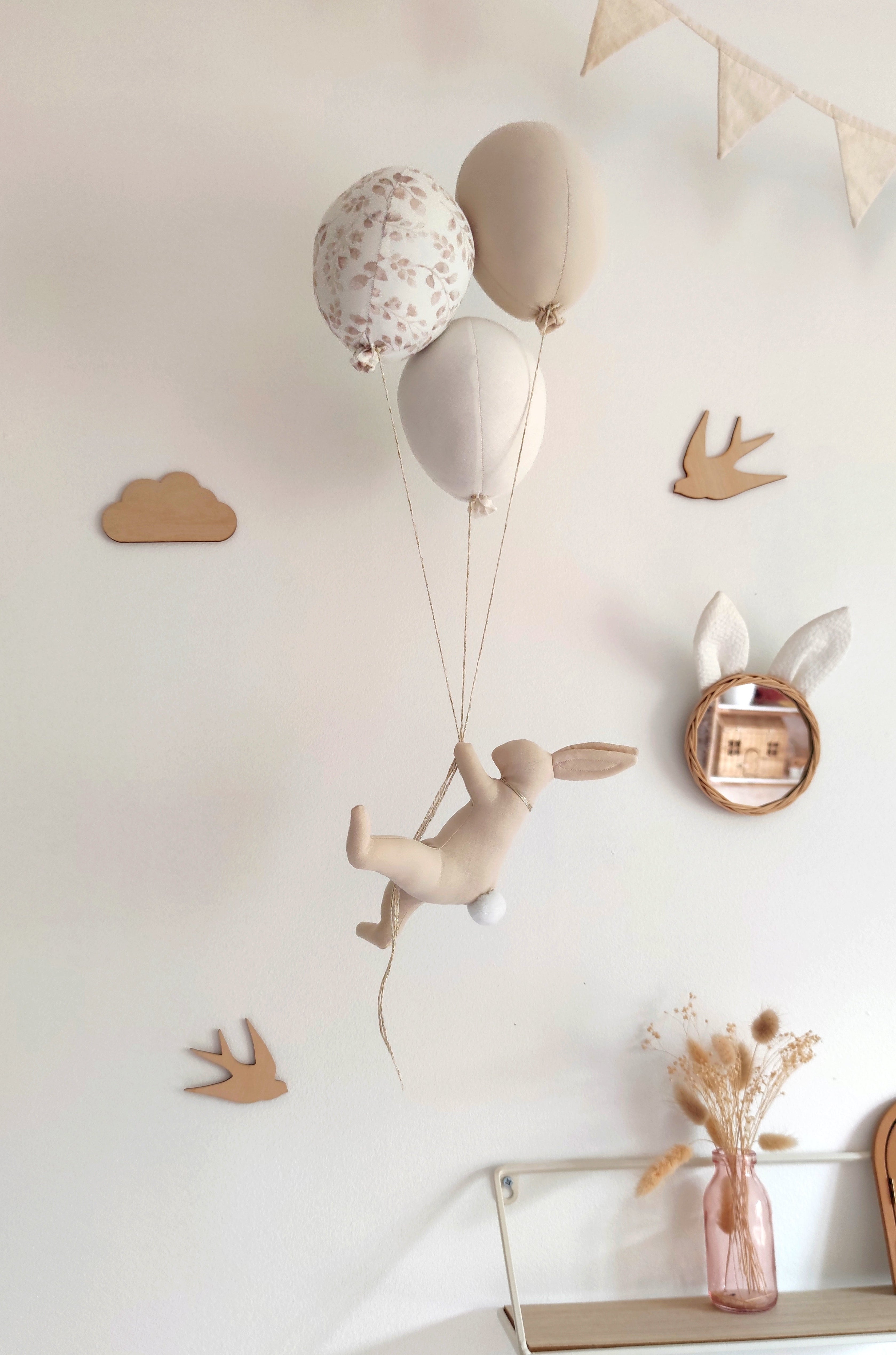 Lapin & ballons - Feuilles beige clair