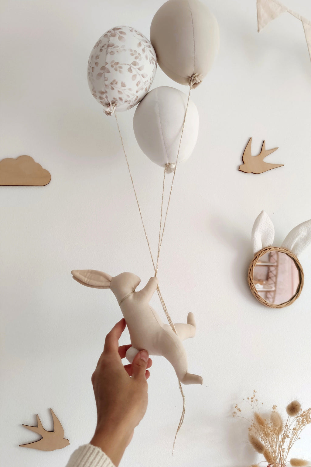 Lapin & ballons - Feuilles beige clair
