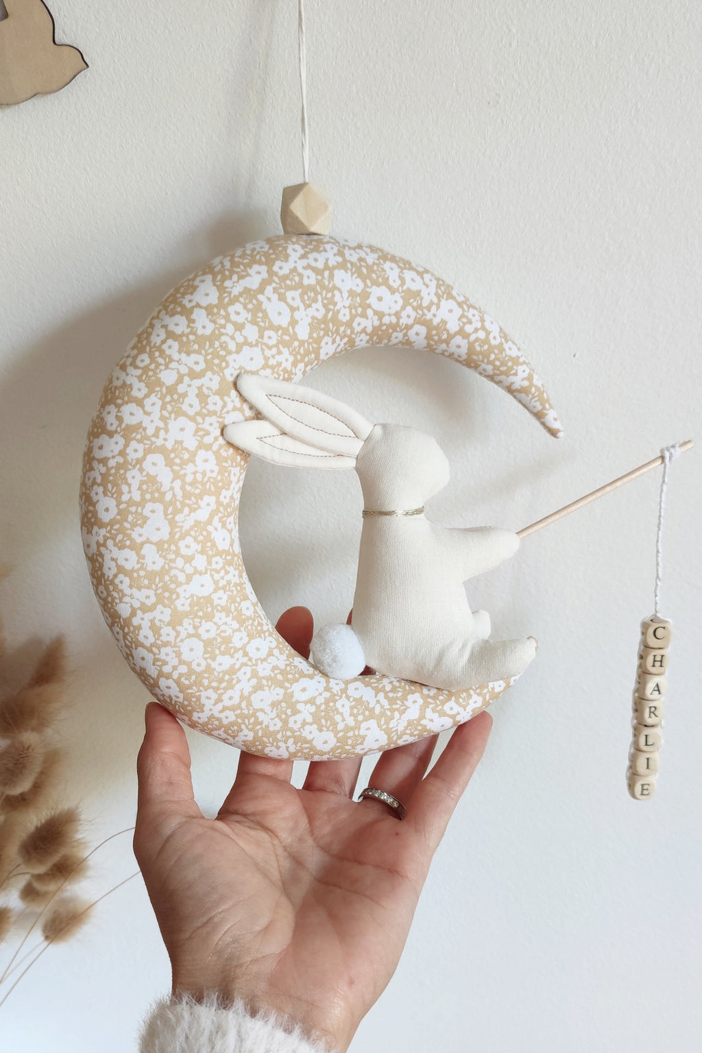 Lapin sur sa lune - Fleurs Caramel