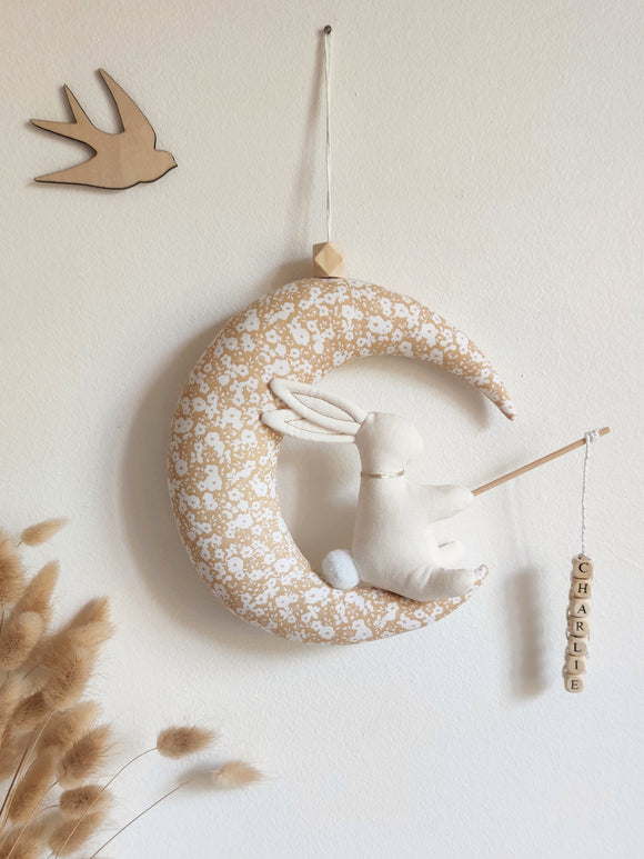 Lapin sur sa lune - Fleurs Caramel
