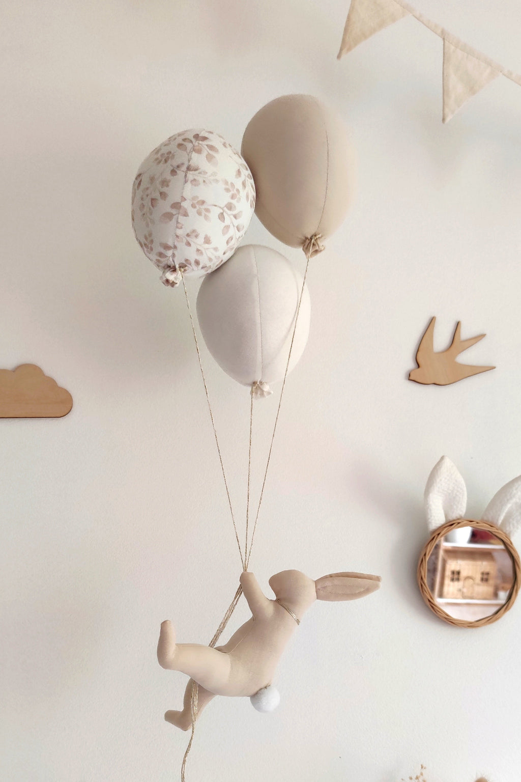 Lapin & ballons - Feuilles beige clair