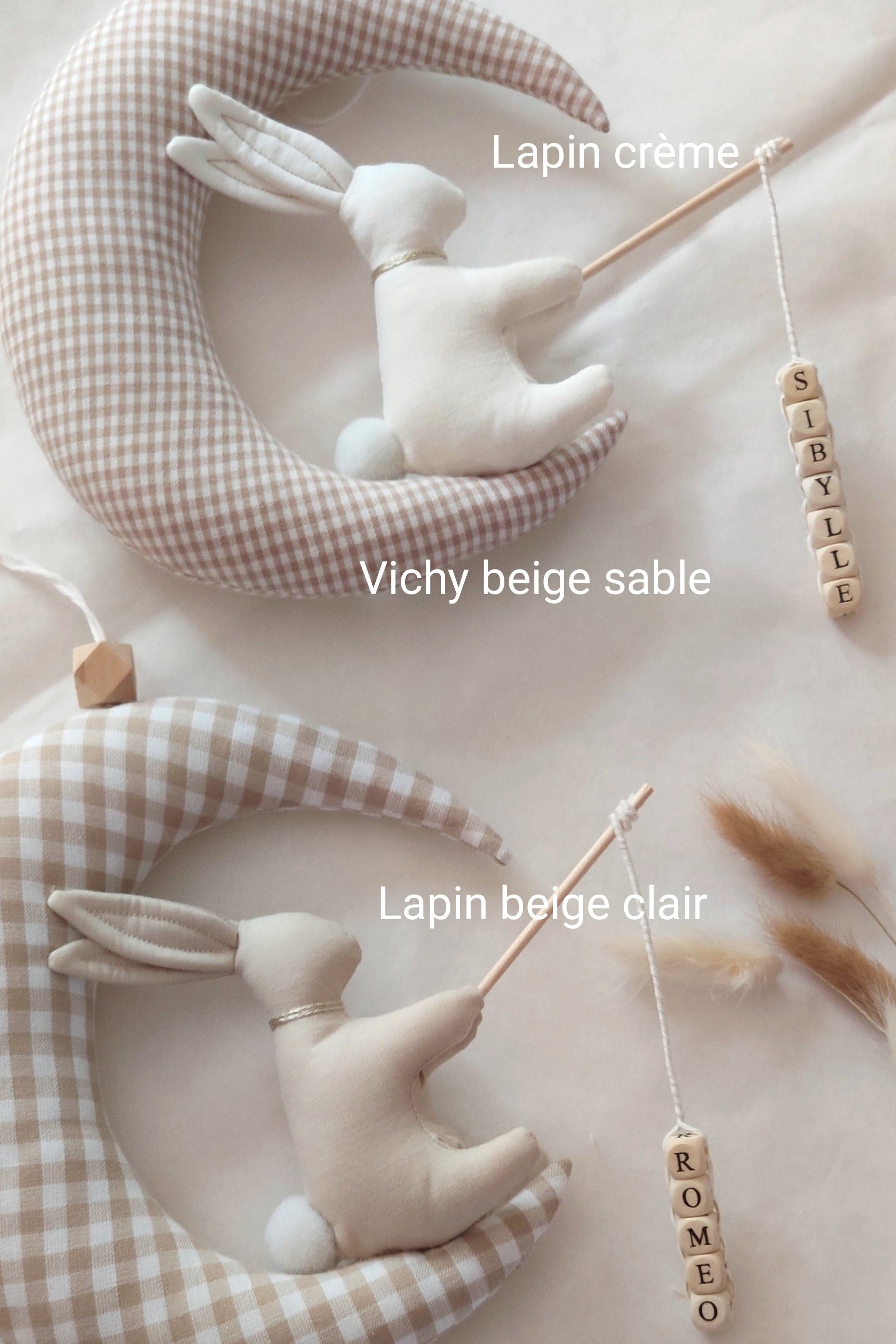 Personnage sur sa lune avec prénom - 100% Personnalisable