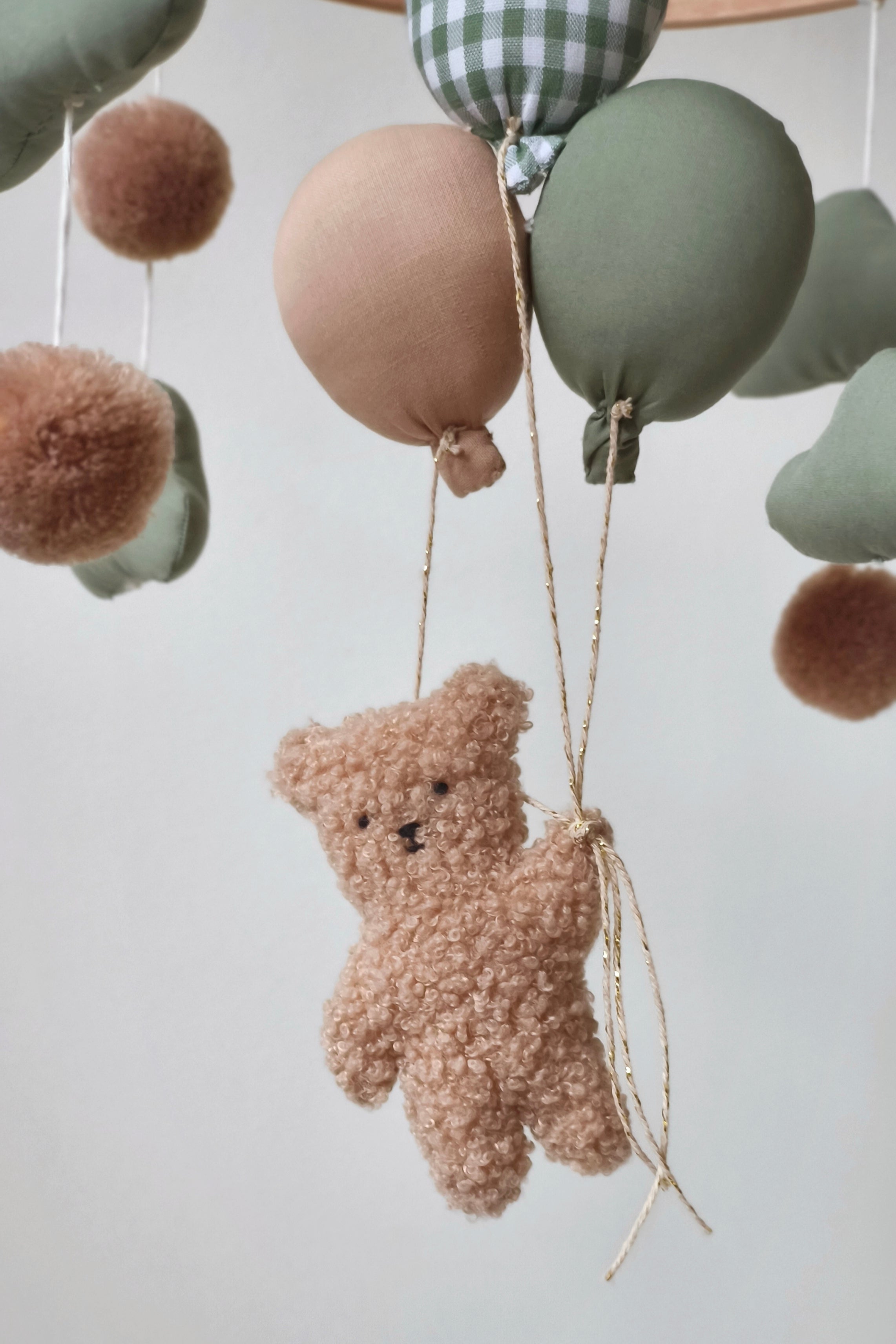 Mobile décoratif Nounours & Ballons - vichy vert