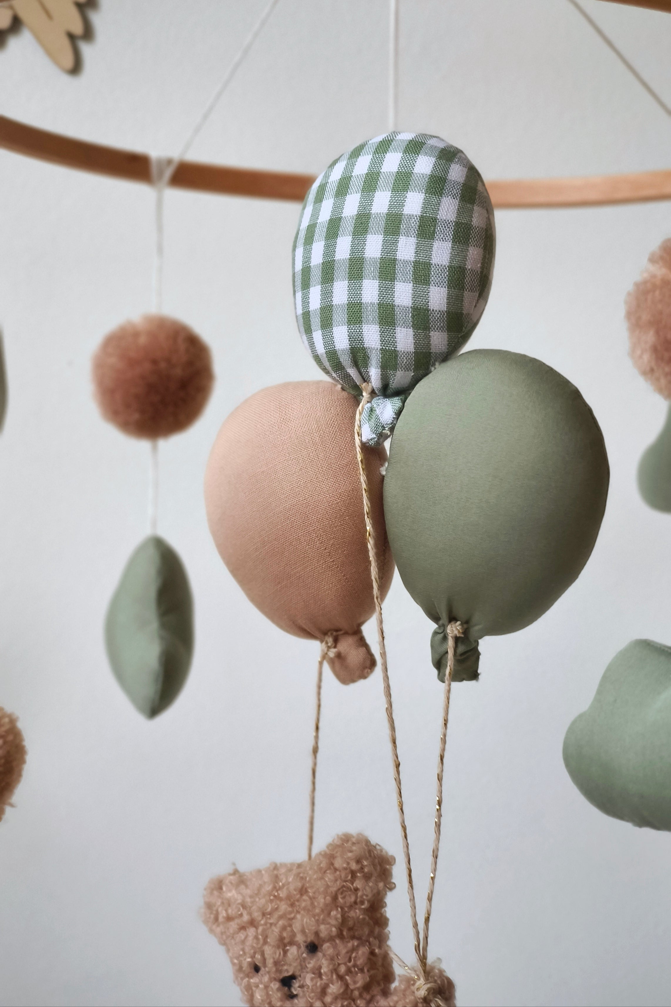 Mobile décoratif Nounours & Ballons - vichy vert