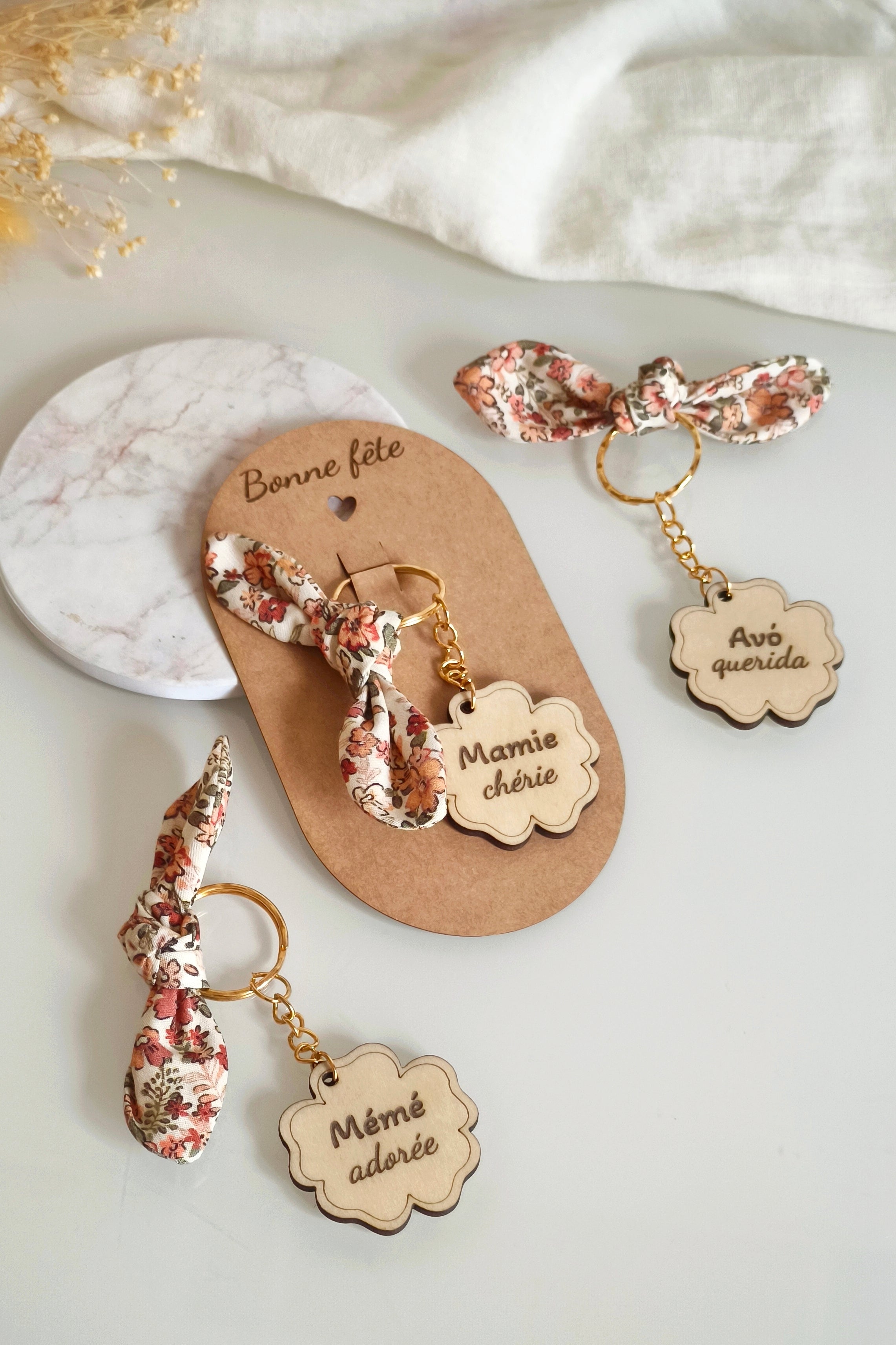Fête des grands-mères / Porte-clés personnalisé Fleurs 🌸