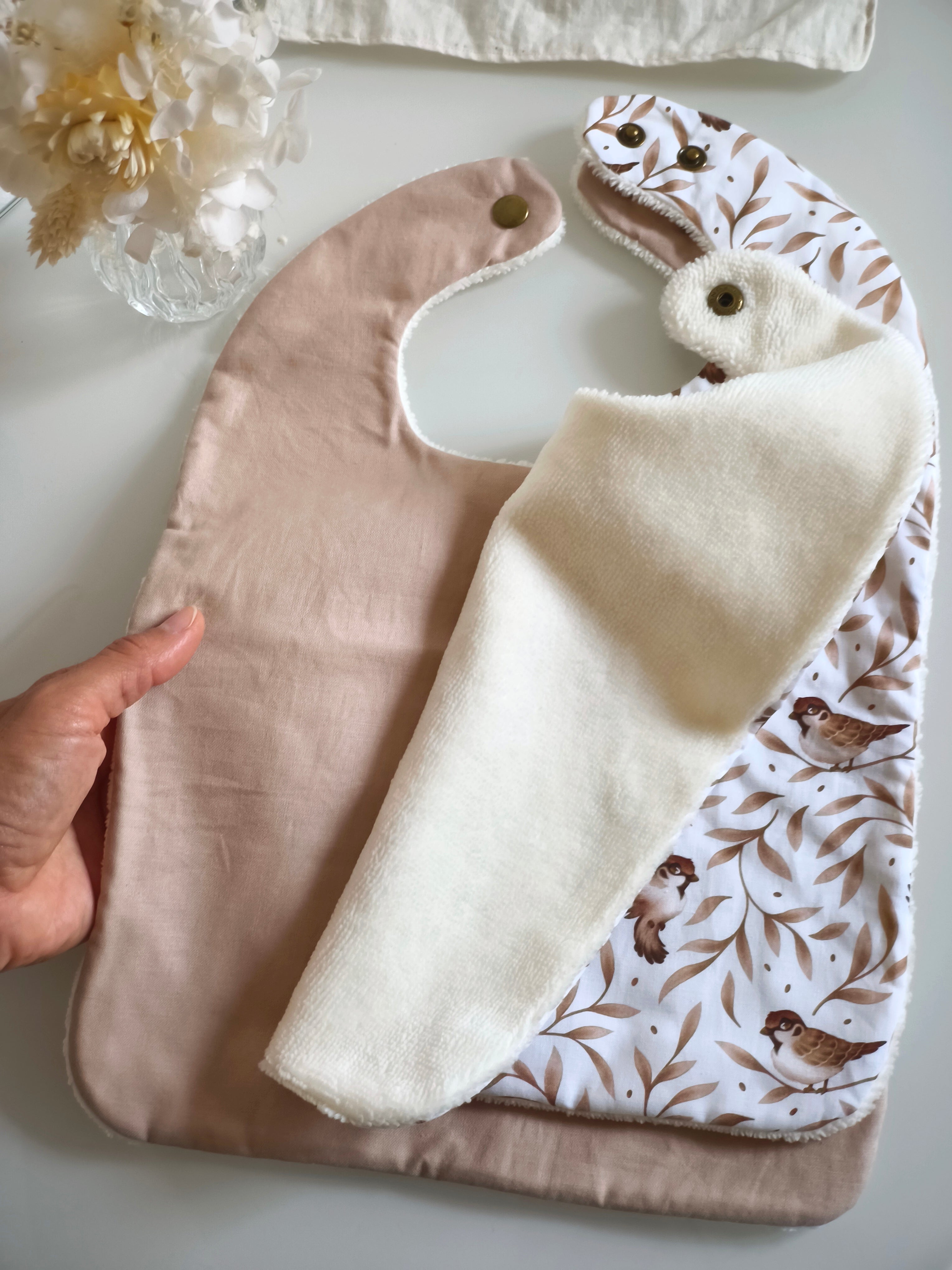 2 Bavoirs Beige Oiseaux