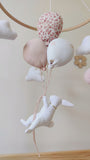 Mobile décoratif Lapin & Ballons - Rose