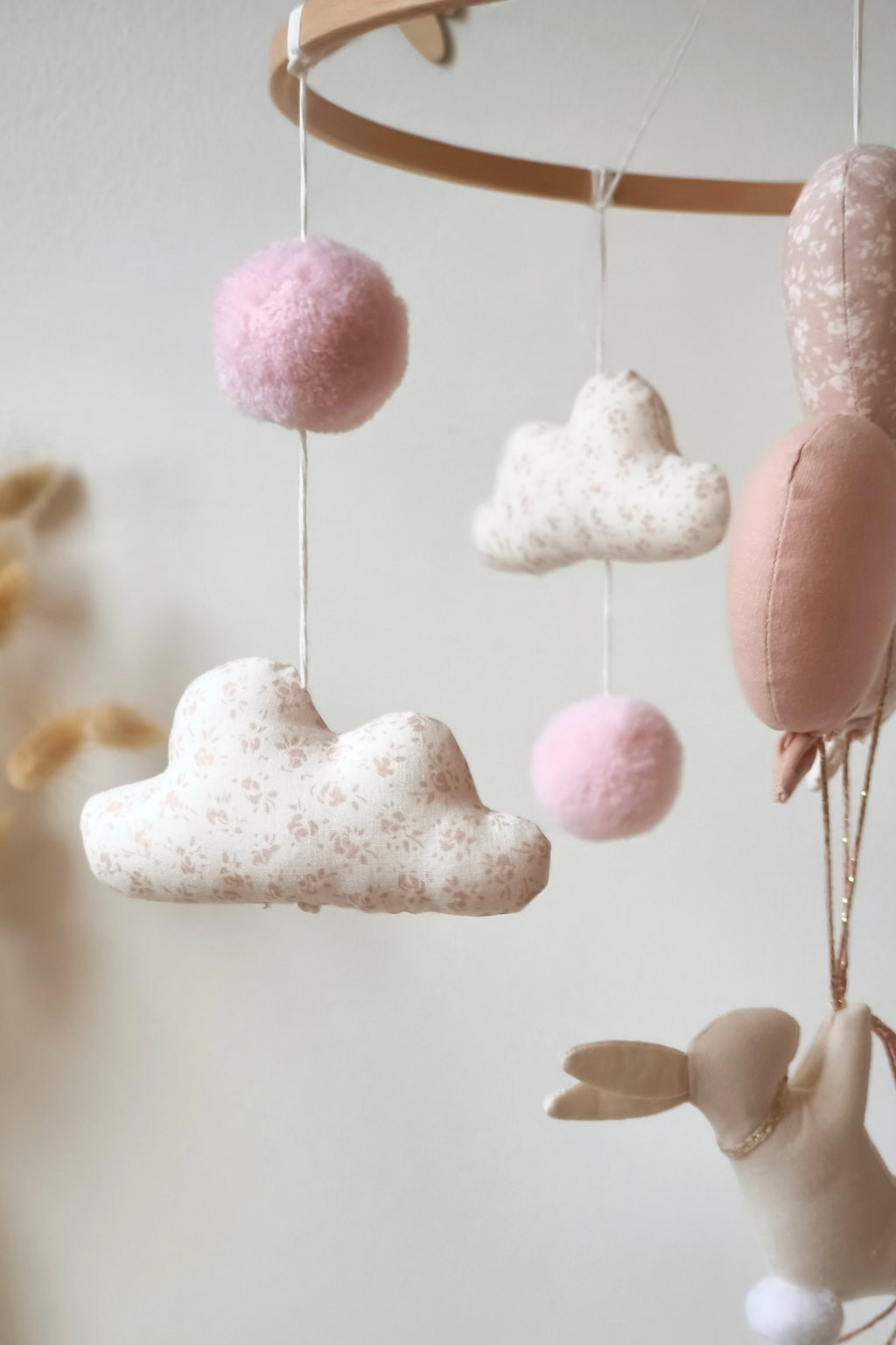 Mobile décoratif Lapin & Ballons - Rose