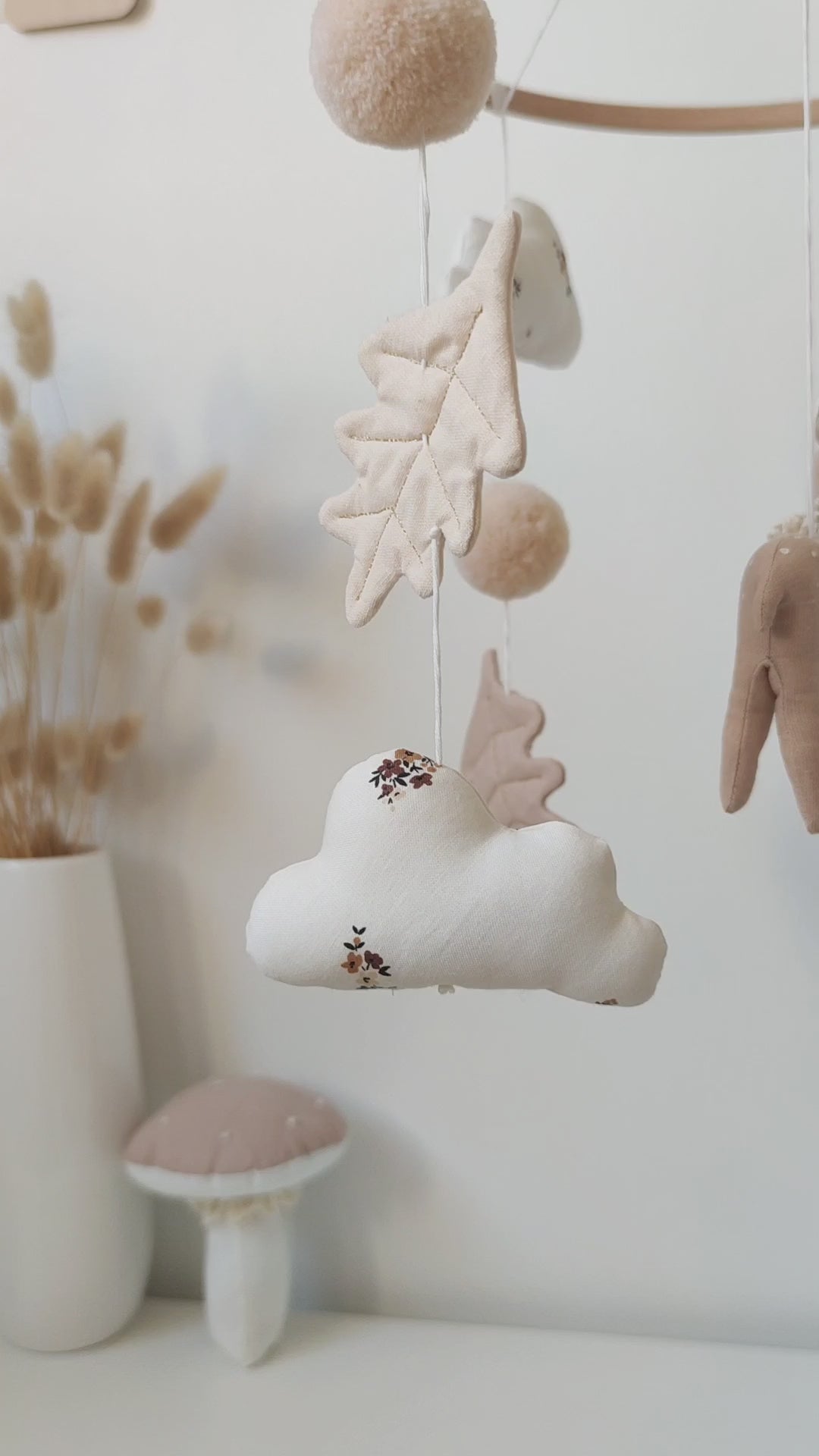 Mobile décoratif - Biche & feuilles de chêne