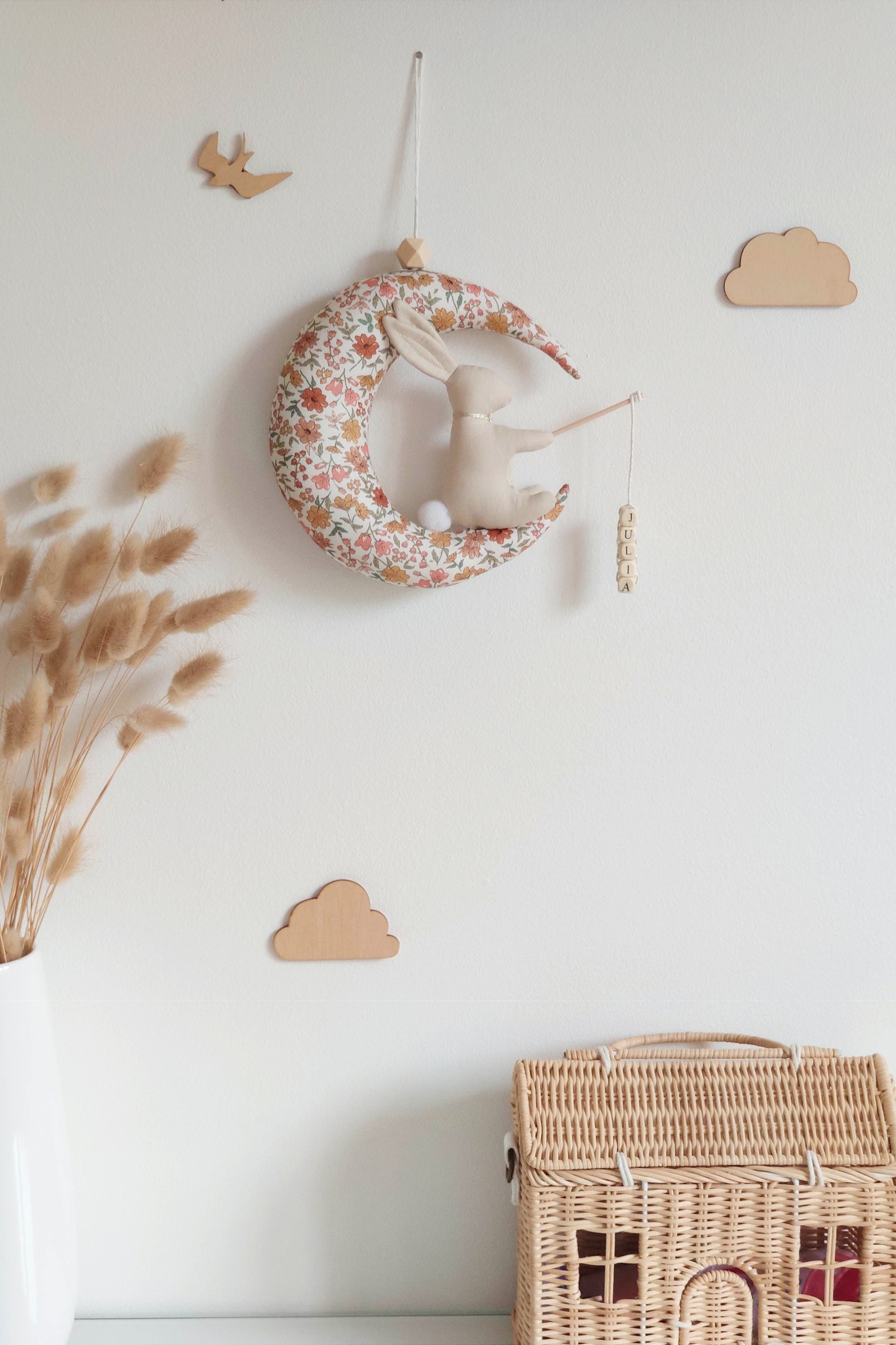 Lapin sur sa lune avec prénom - Fleurs Vintage